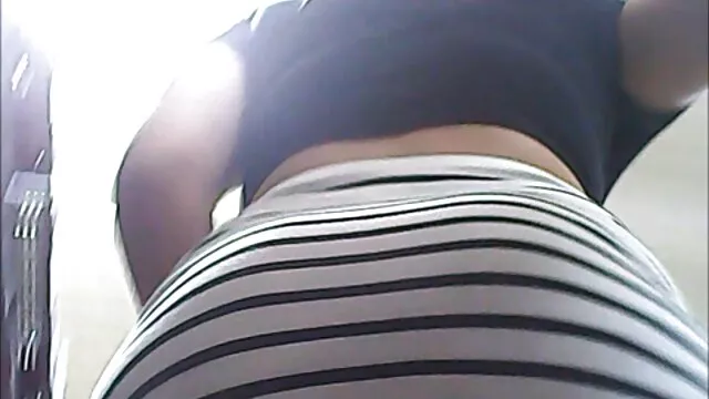 Scopata dal compagno di stanza tatuato nella figa con piercing al clitoride filme online cu alina plugaru