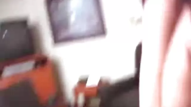 La ragazza ha infilato il dito nel culo del tizio e si è masturbata fime porno xxxl con un grosso cazzo