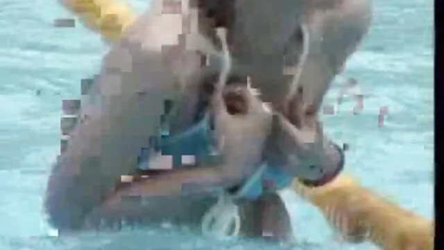 Giappone tridimensionale Hentai studente mangia due cazzi sexi brunete