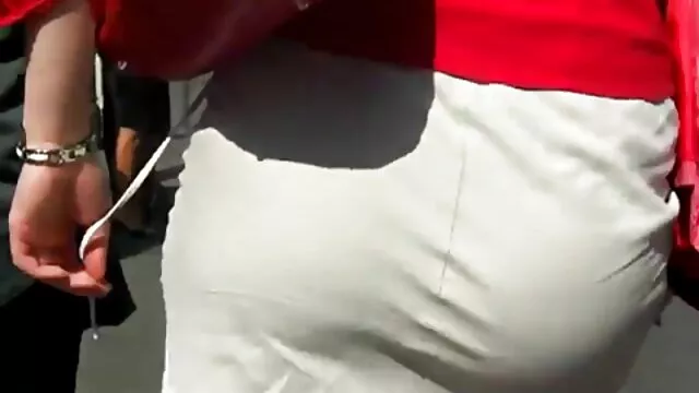 Ragazza fa deepthroating filme porno online cu virgine zio a casa sua