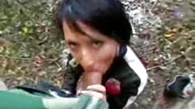 Tizio calvo allargato bionda per il sesso tagliente in hotel sexi brunete