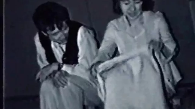 Tizio filme online cu alina plugaru incontrato pulcino nel bosco e scopata alla pecorina vicino all'albero