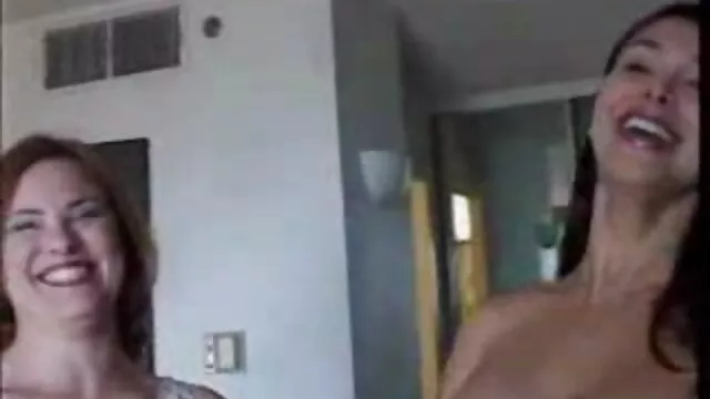 Busty nero babe Bethany Benz ama i film online porno gratis preliminari in piscina