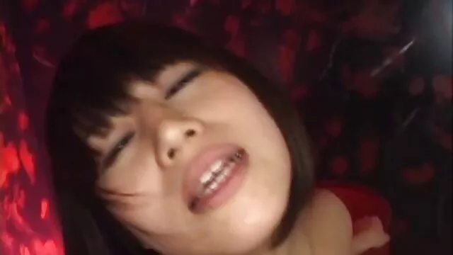 divertente sborrata in faccia filme porno online cu negri per i fan della sorellastra!