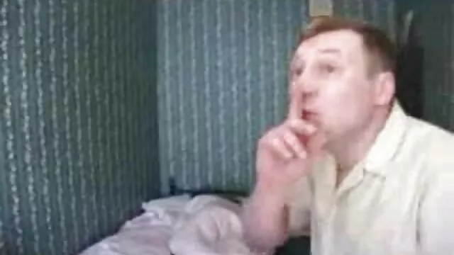 Boxtrucksex-bionda russa con piercing alla lingua succhia la carne film online porno gratis di un grande uomo in pubblico mentre gli uomini passano