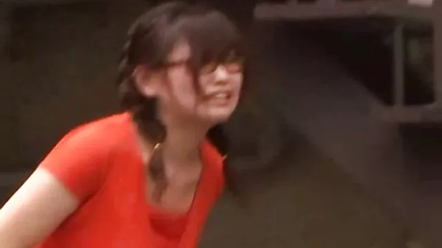 Casalinga filme porno online anal con grandi tette scopa le labbra e prende sperma sul viso
