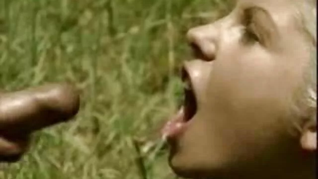 Sesso orale infermiera con grandi tette filme hd porno gratis e sborrate in piscina